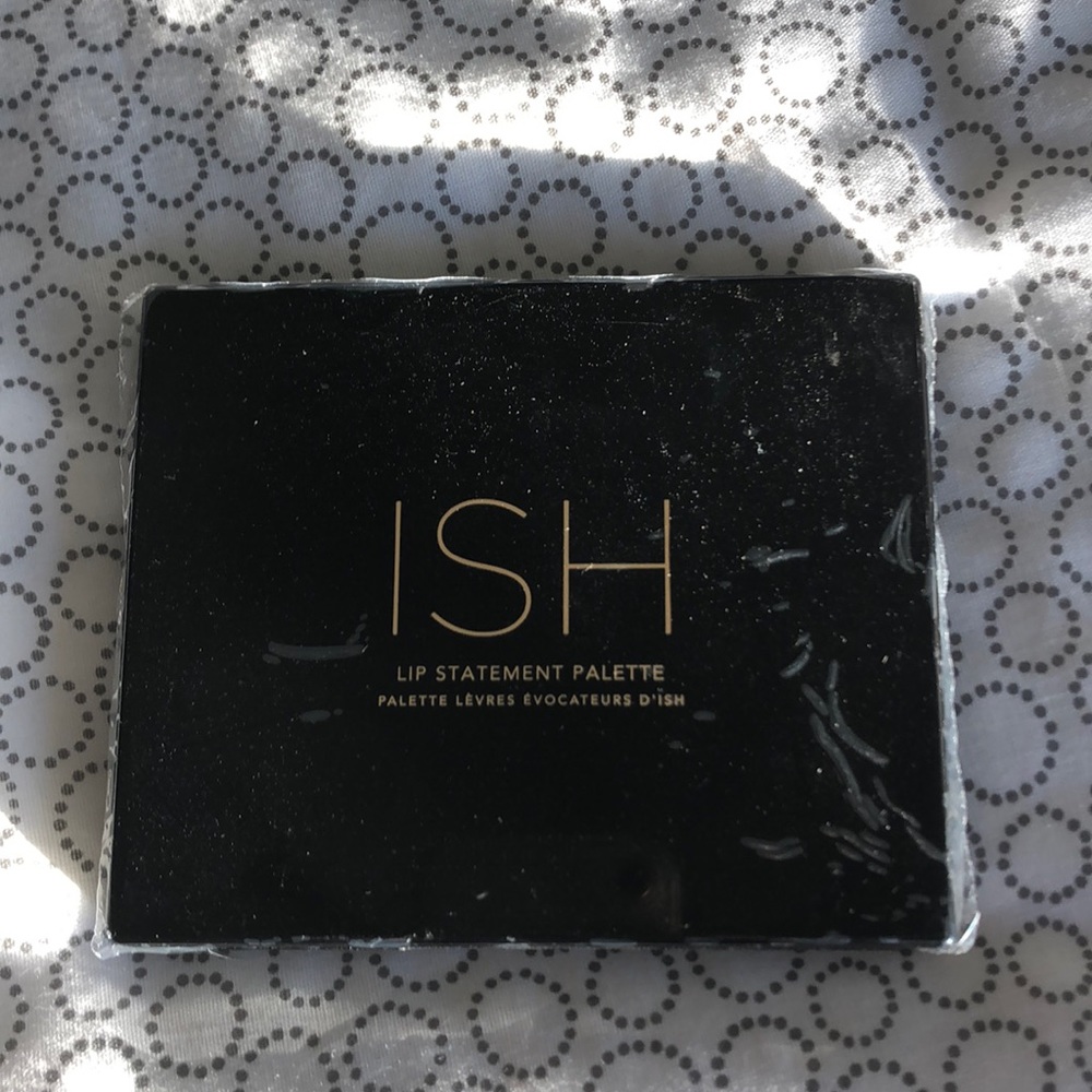 ISH lip statement palette